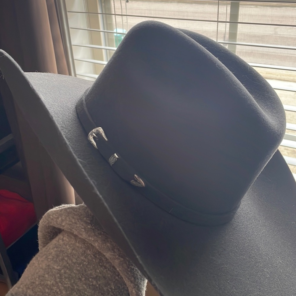 Justin Hat